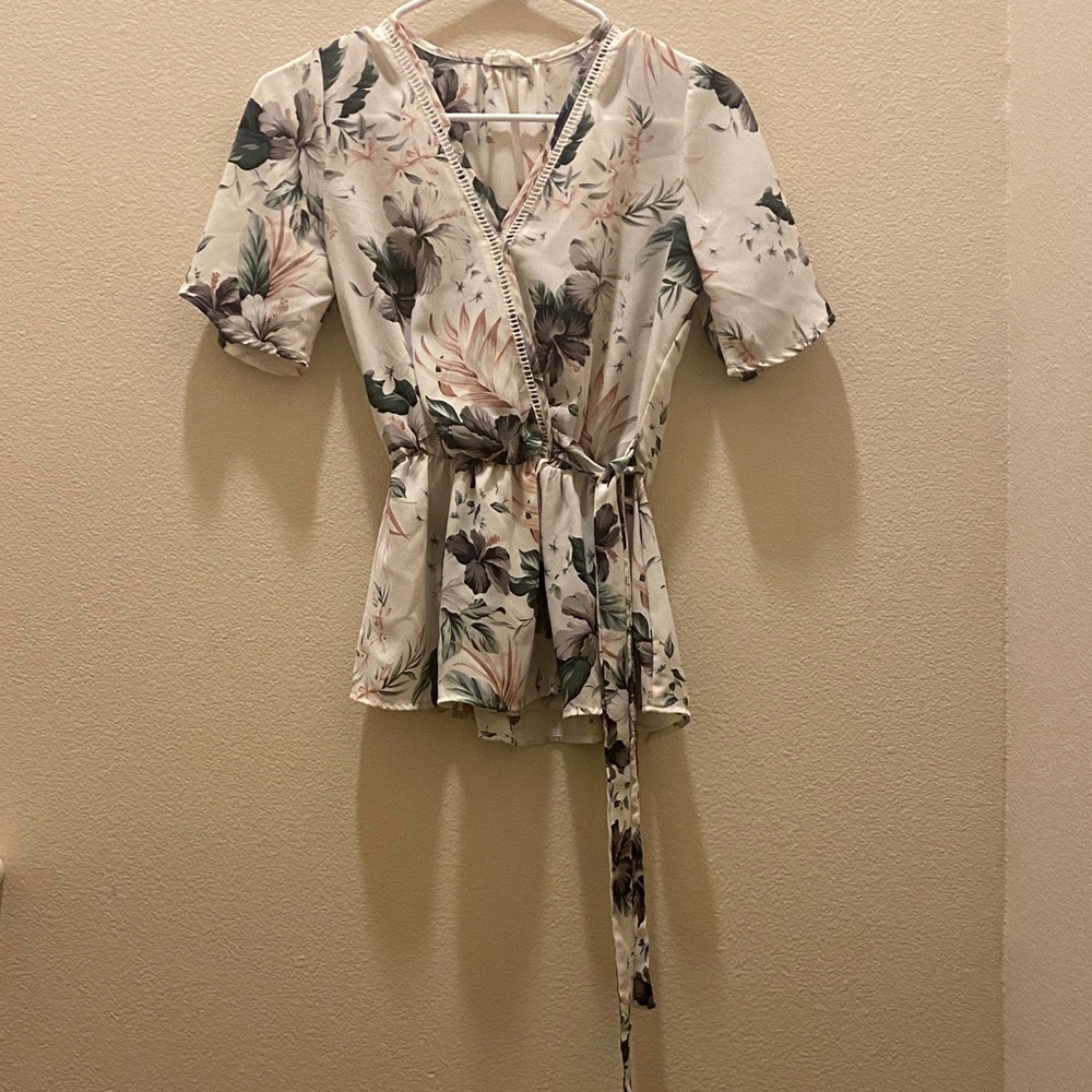 Sienna Sky Floral Print Wrap Top size XS